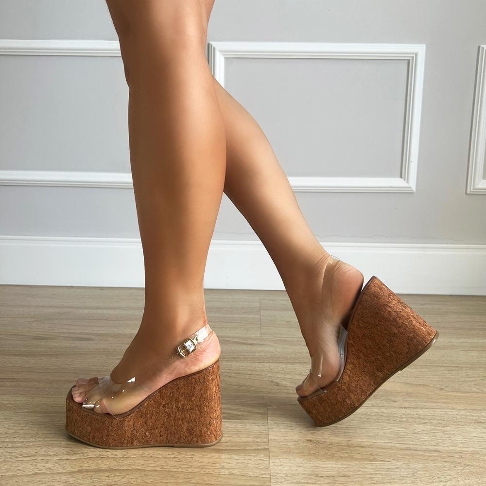 Sandália Plataforma Anabela Helo Vinil Marrom 8