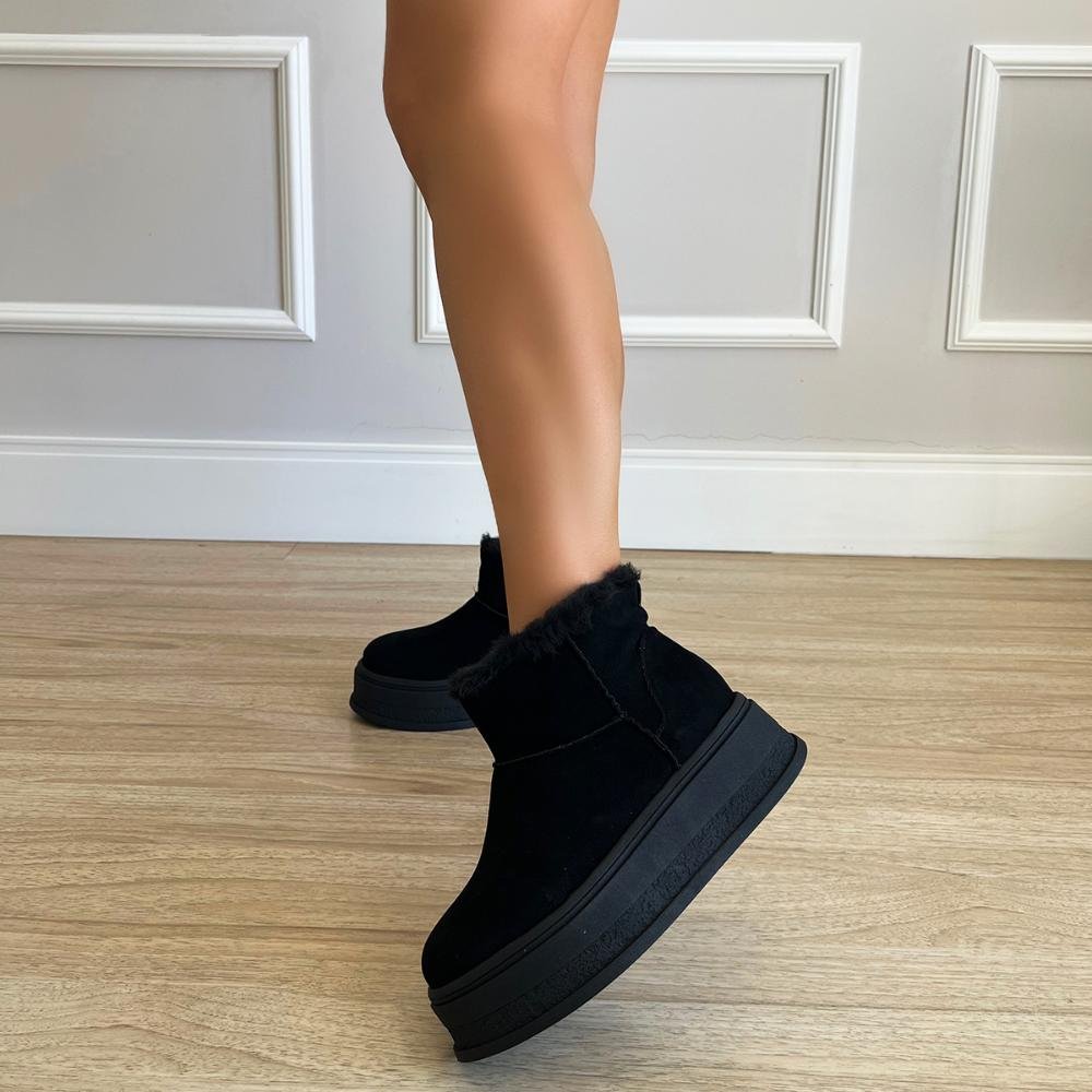 Bota de Pelos Forrada Plataforma Cano Baixo Preto 5