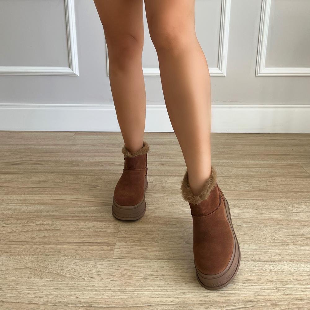 Bota de Pelos Forrada Plataforma Cano Baixo Caramelo Caramelo 8