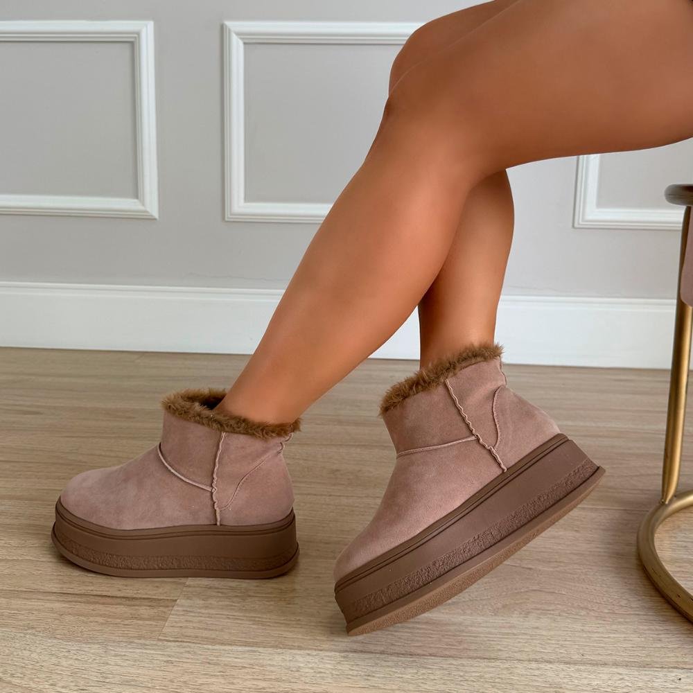 Bota de Pelos Forrada Plataforma Cano Baixo Bege Bege 5