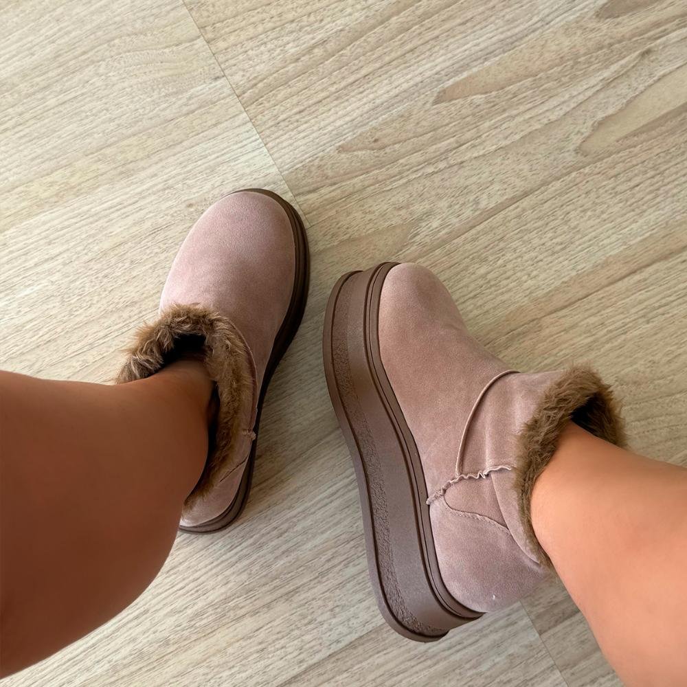 Bota de Pelos Forrada Plataforma Cano Baixo Bege Bege 6