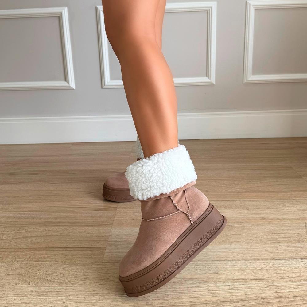 Bota de Pelos Forrada Salto Plataforma Cano Médio Bege com Branco Bege 8