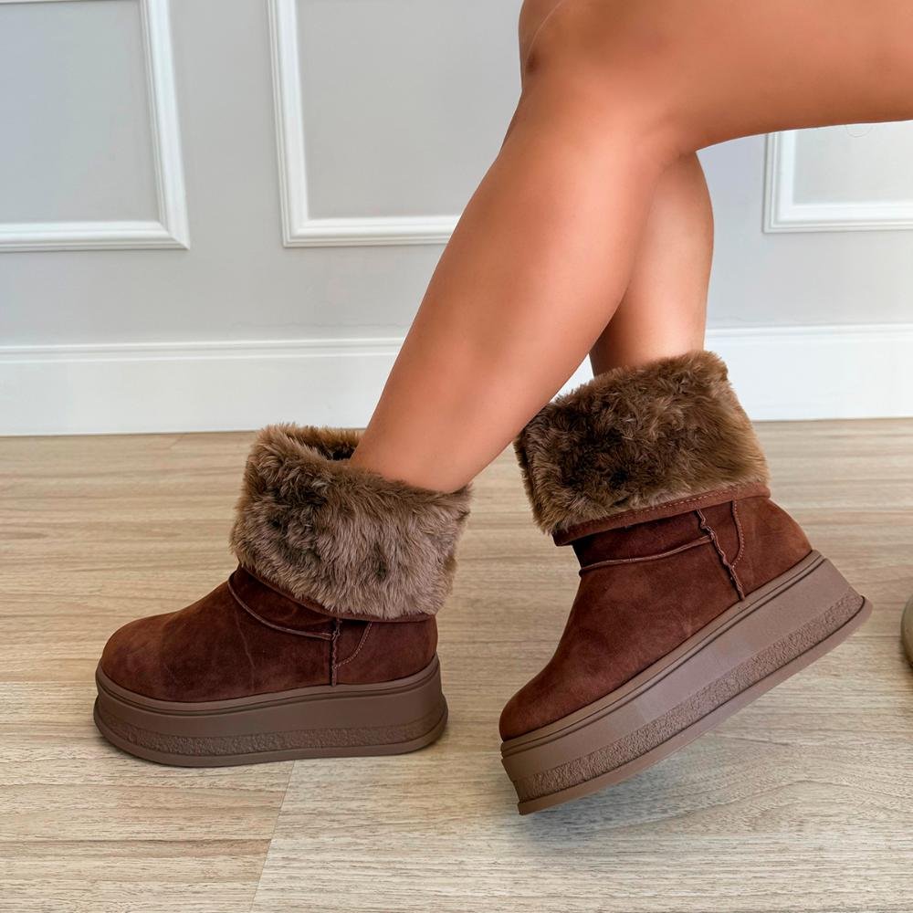 Bota de Pelos Forrada Salto Plataforma Cano Médio Caramelo Caramelo 6