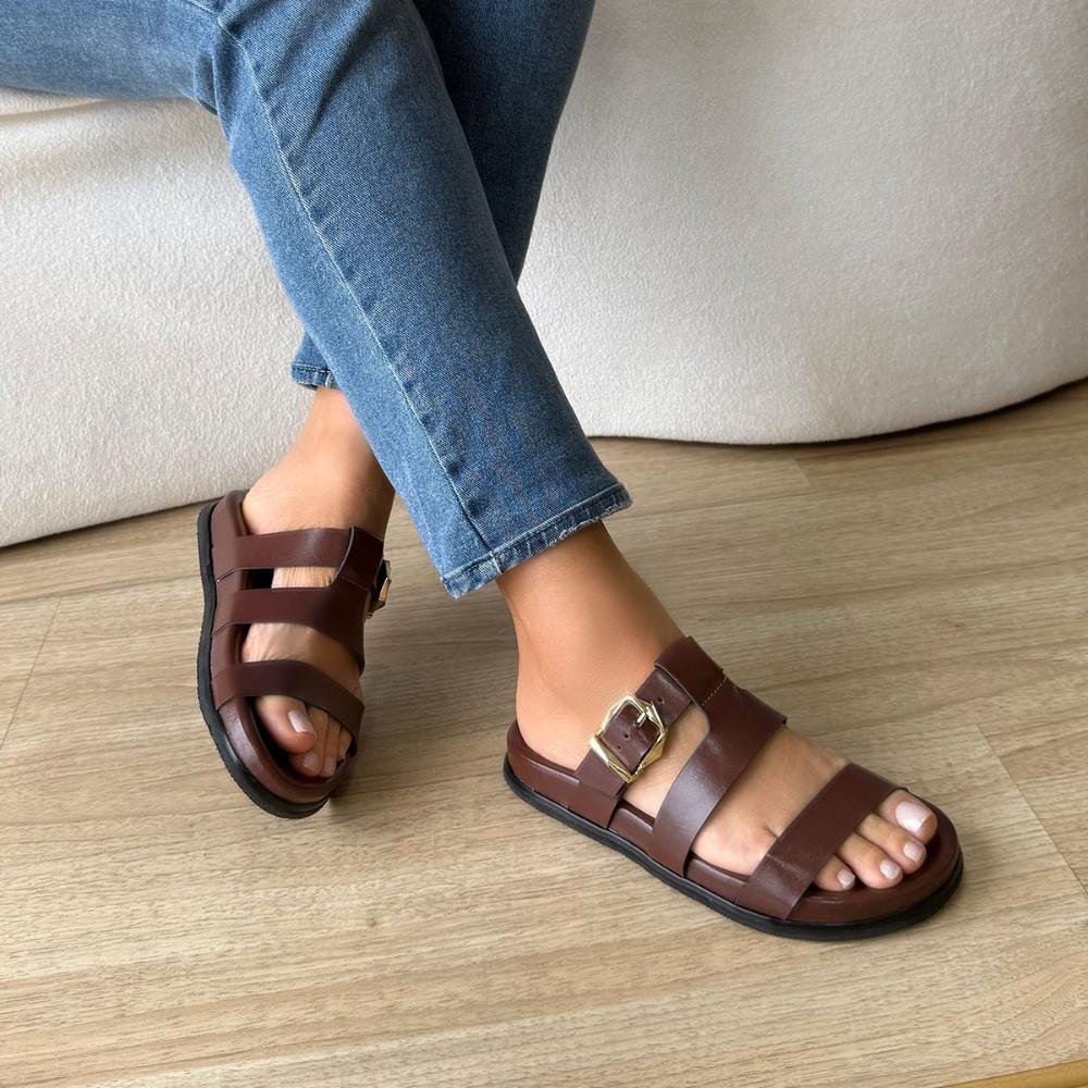 Suzana - Flat Rasteira Feminina com Tiras e Fivela Ajustável Marrom 6