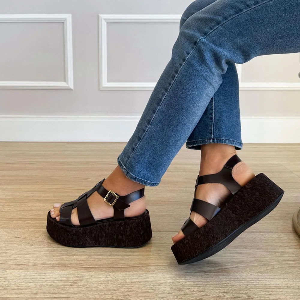 Noemia - Sandália Gladiadora Plataforma Marrom com Fivela Marrom 5