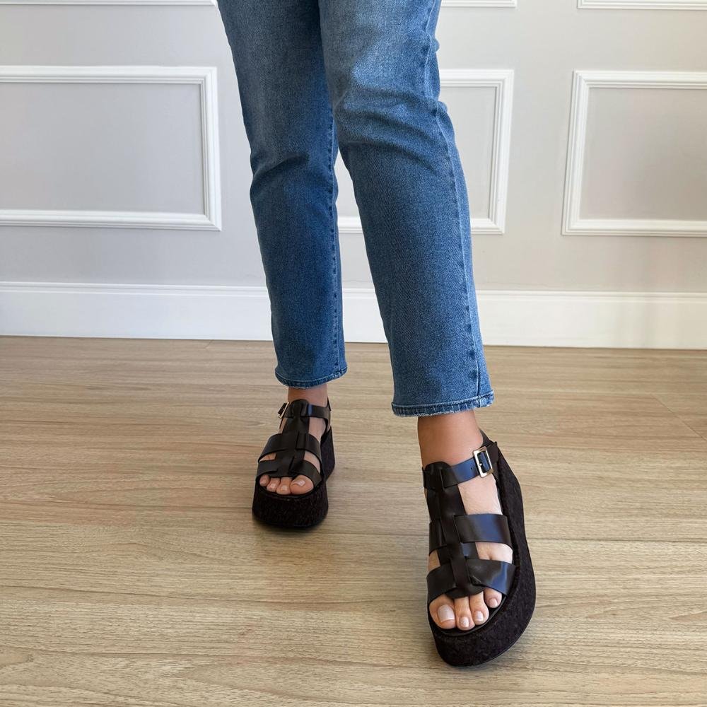 Noemia - Sandália Gladiadora Plataforma Marrom com Fivela Marrom 6