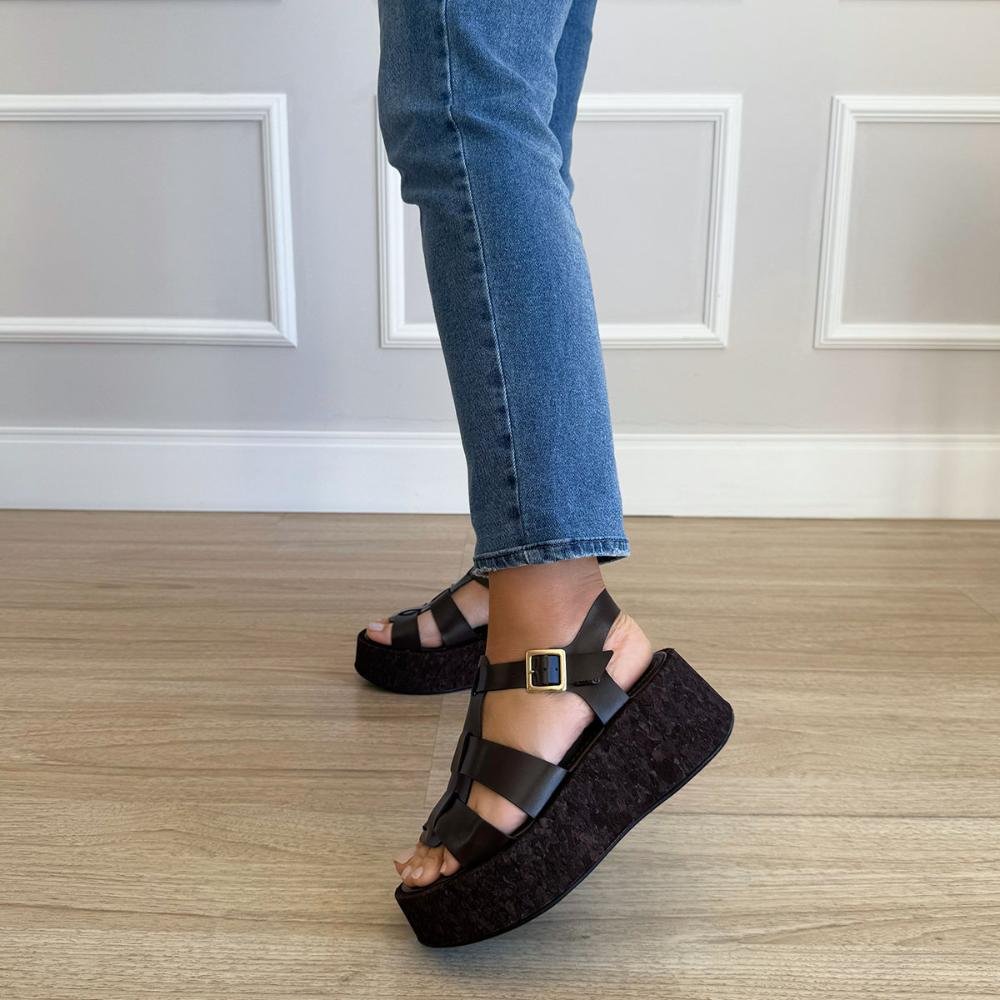 Noemia - Sandália Gladiadora Plataforma Marrom com Fivela Marrom 7