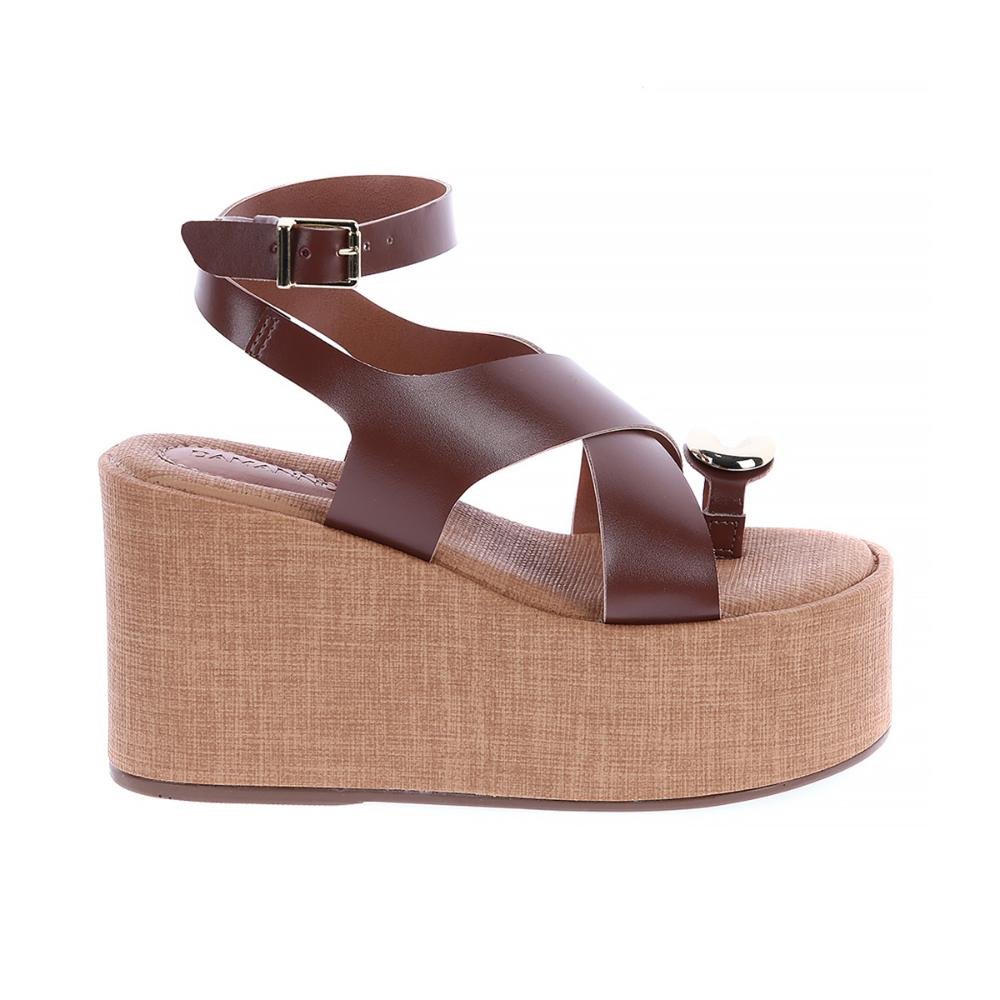 Nubia - Sandália Plataforma Caramelo Tiras Cruzadas e Detalhe Dourado