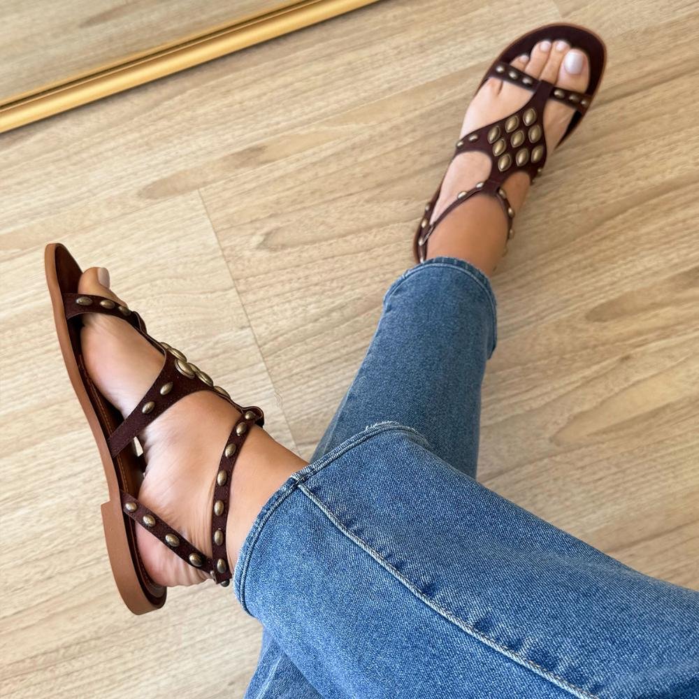 Pati - Rasteira Gladiadora Camurça Marrom com Tachas Metálicas Marrom 2