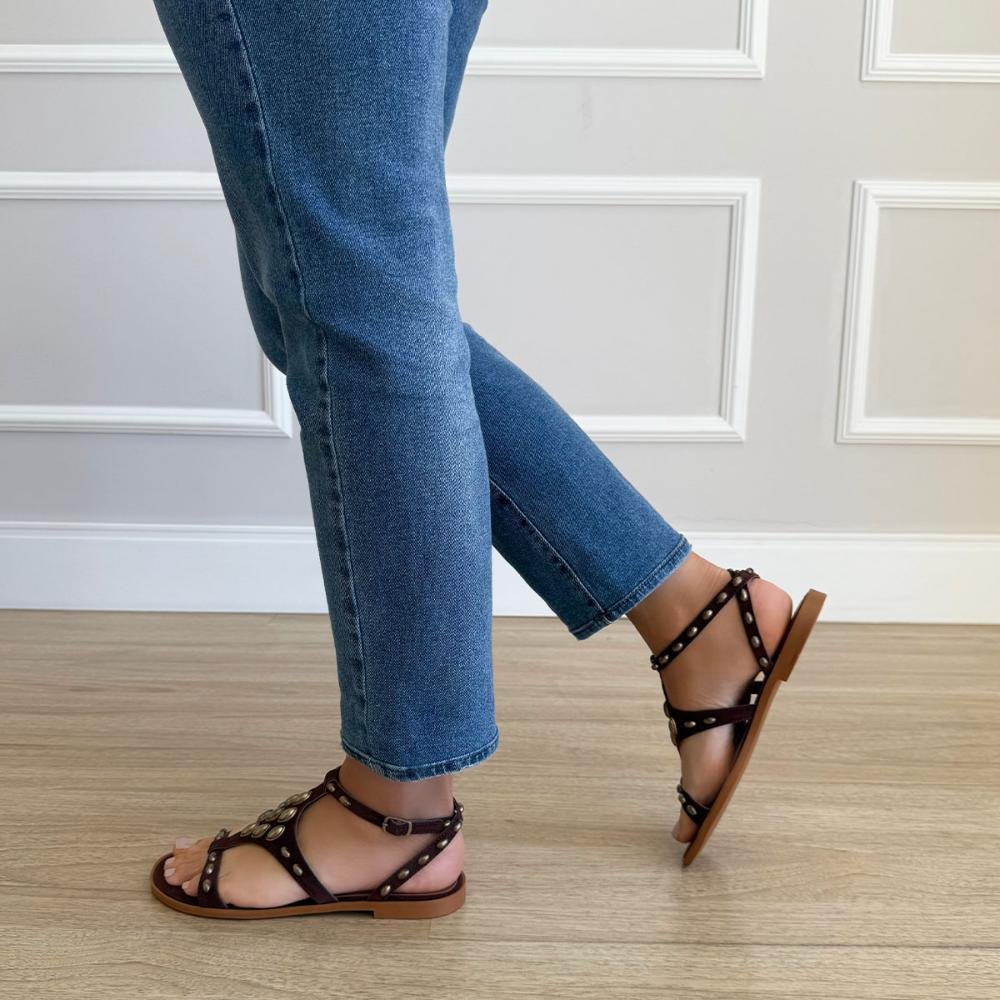 Pati - Rasteira Gladiadora Camurça Marrom com Tachas Metálicas Marrom 4