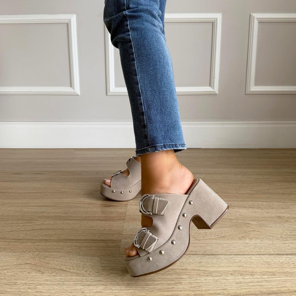 Karyn - Tamanco Plataforma Cinza Fivela Vintage com Tachas Cinza 6