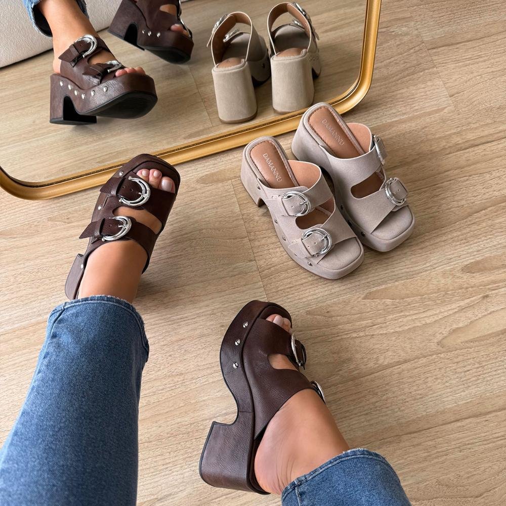 Karyn - Tamanco Plataforma Marrom Fivela Vintage com Tachas Marrom 3