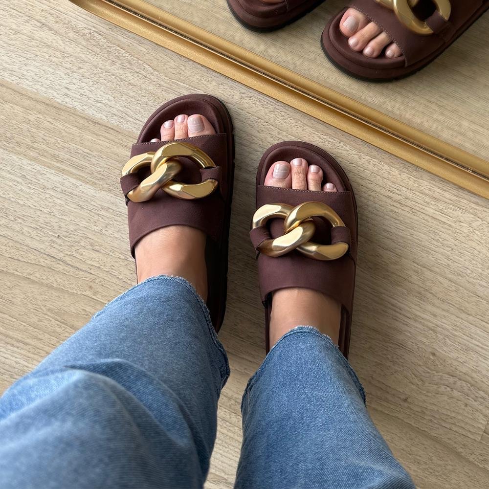 Chain - Flat Marrom Feminina com Detalhe Corrente Dourada Marrom 2