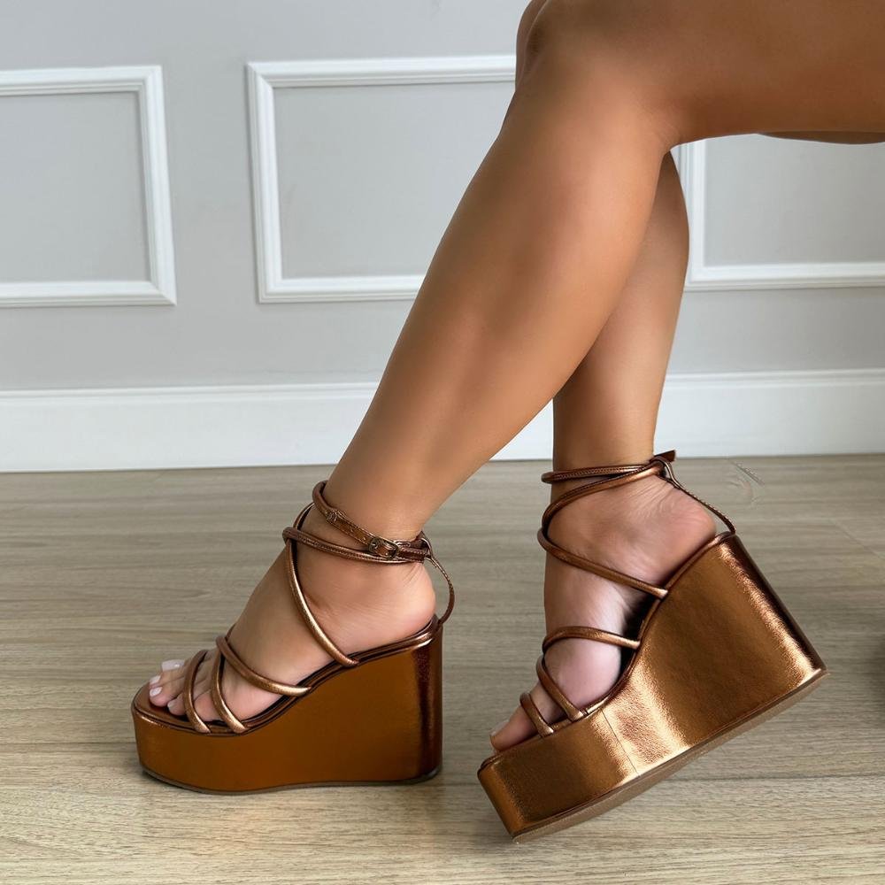 Fran - Sandália Plataforma Feminina Tiras Metalizadas Bronze Bronze 2