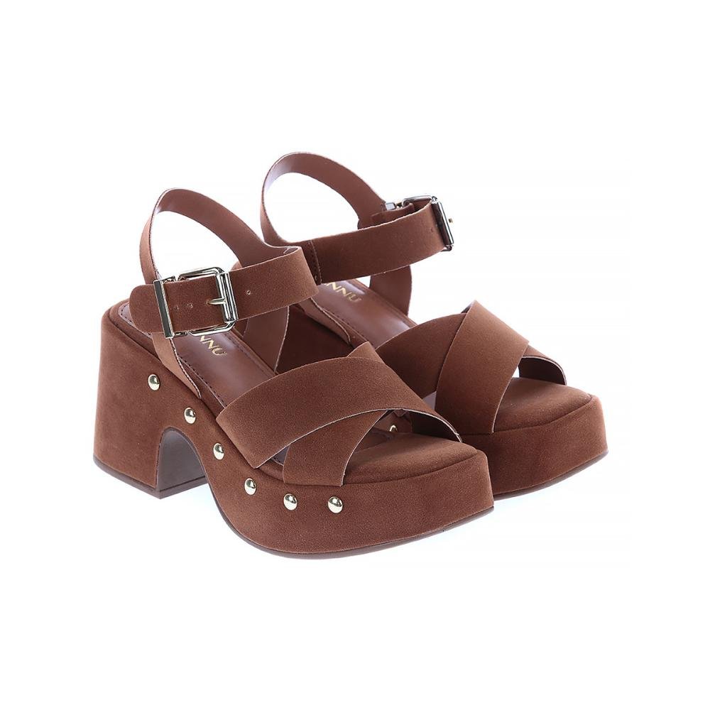Thaysa - Sandália Plataforma Camurça Caramelo com Fivela e Tachas Marrom 3