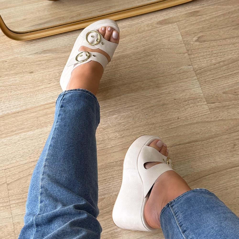 Luany - Tamanco Plataforma Off White com Fivelas Douradas Branco 5