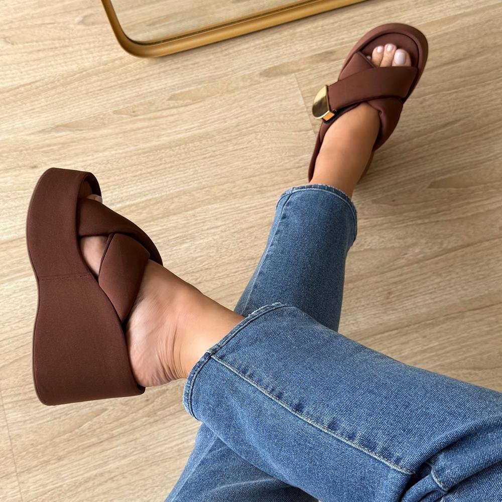 Anne - Tamanco Plataforma Lycra Marrom com Fivela Dourada Marrom 5