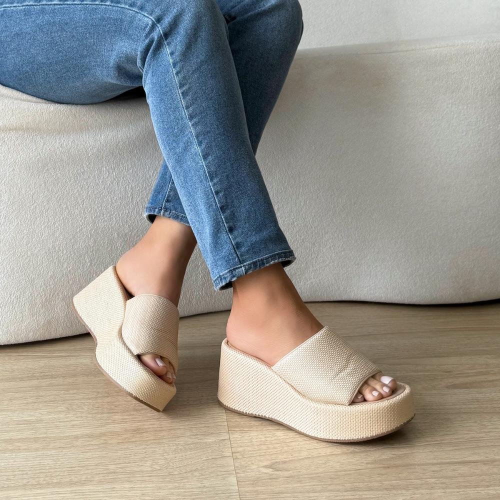 Danusa - Tamanco Plataforma Texturizado Palha Bege Bege 2