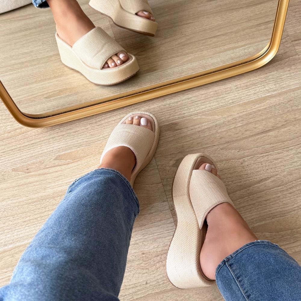 Danusa - Tamanco Plataforma Texturizado Palha Bege Bege 7