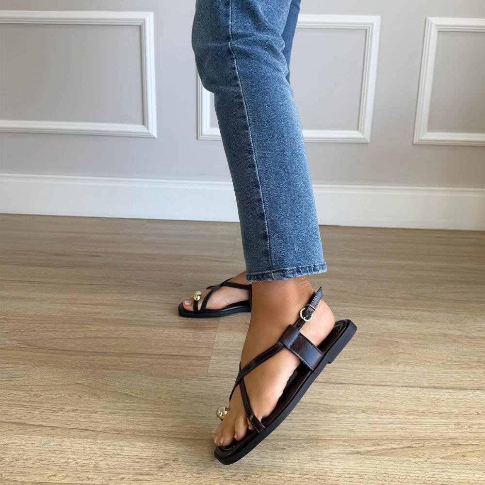 Samira - Sandália Rasteira Dedo Marrom com Dourado Marrom 5