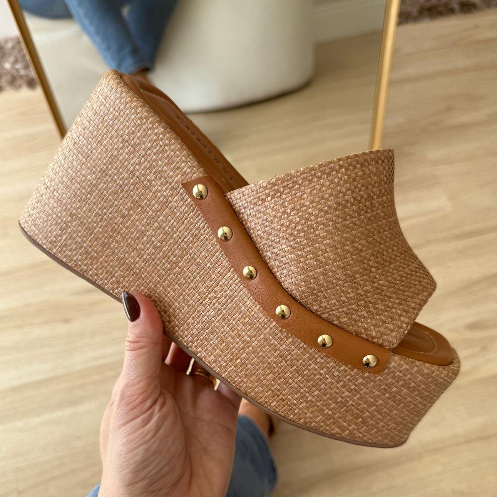 Hailey - Tamanco Plataforma Palha Tramada com Tachas Bege 8
