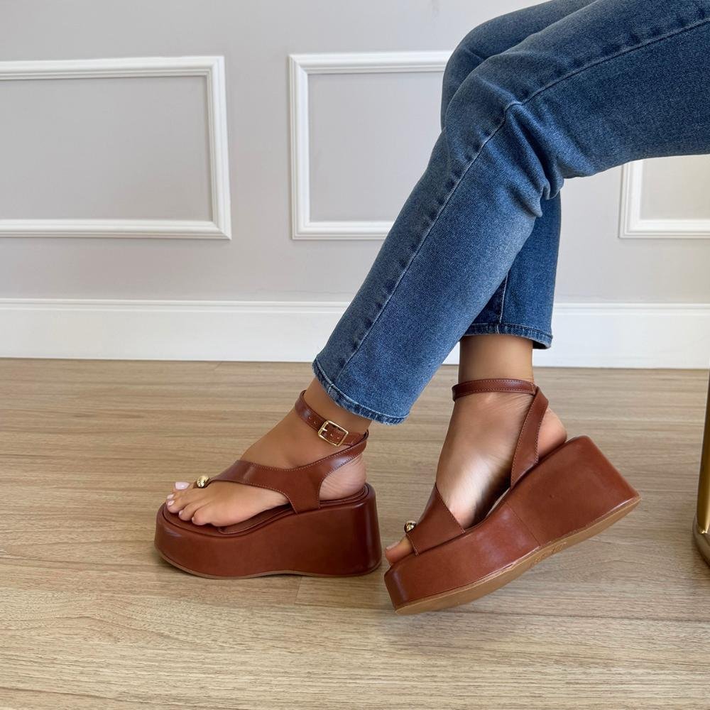 Ludmila - Sandália Plataforma Caramelo com Detalhe Dourado Dedo Caramelo 6