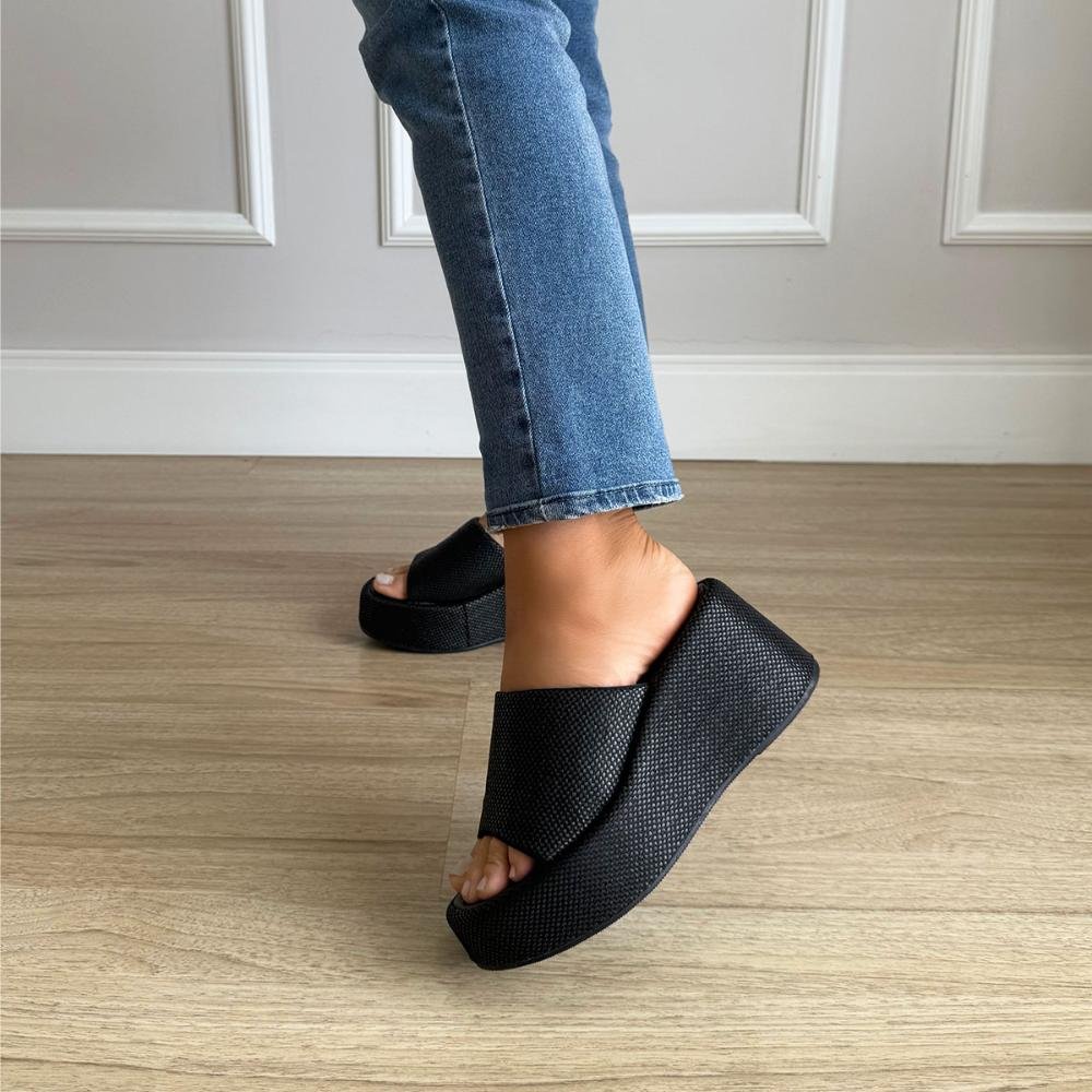 Danusa - Tamanco Plataforma Texturizado Palha Preto Preto 7