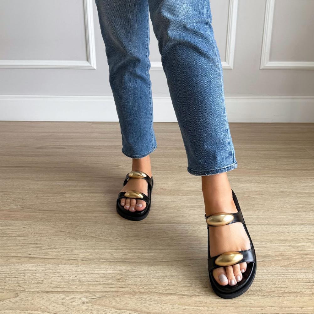 Lívia - Rasteira Feminina Preta com Detalhe Dourado Preto 7