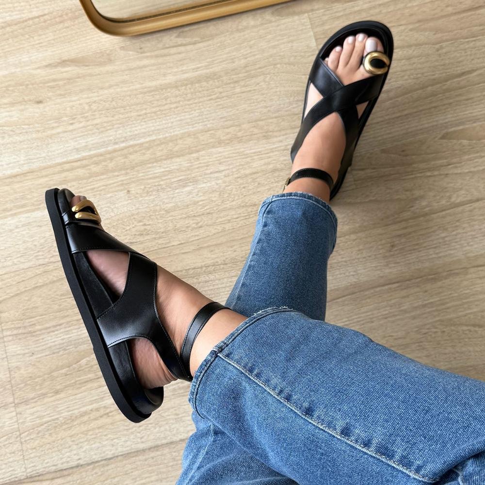 Diana - Sandália de Tiras Preta com Detalhe Dourado Preto 5