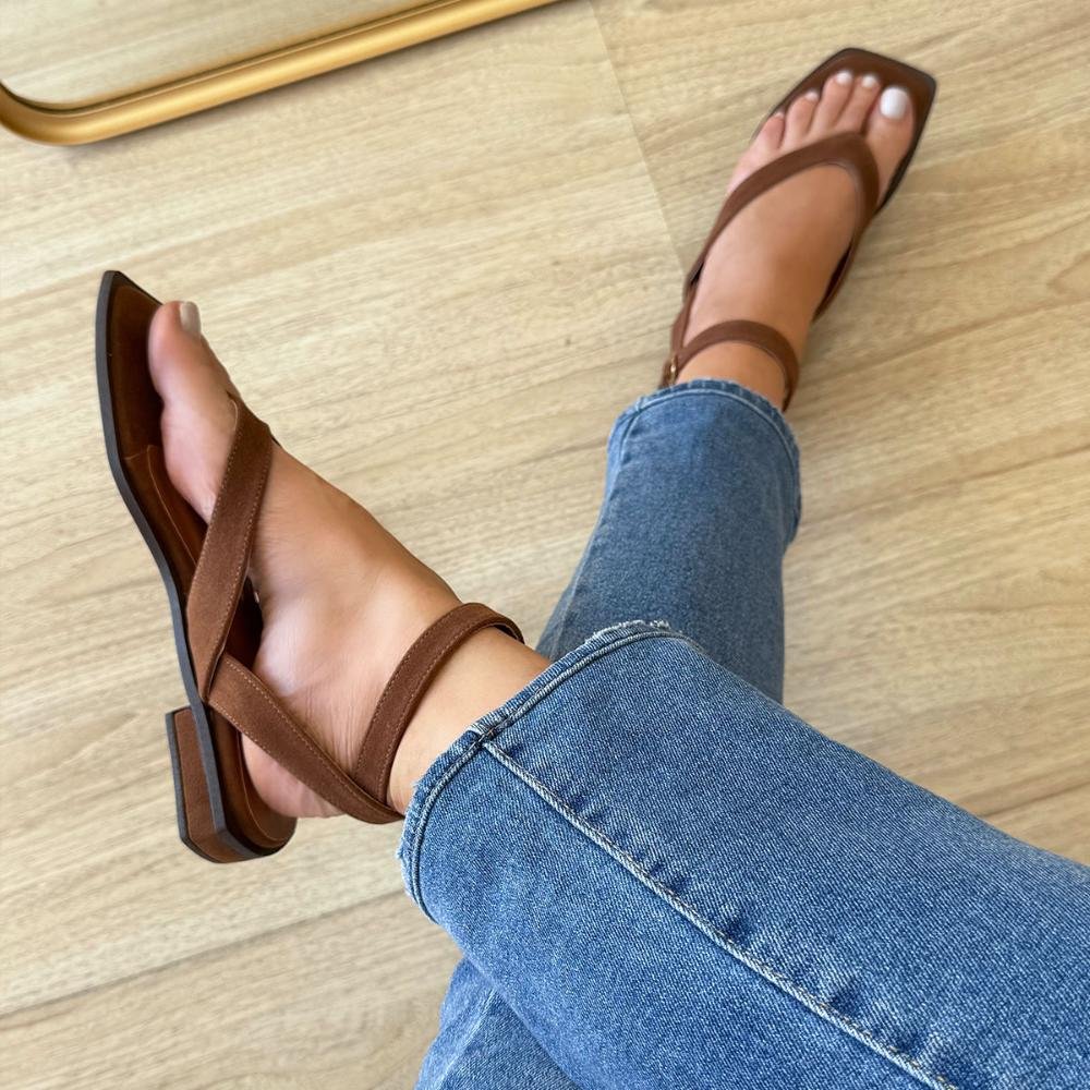 Sasha - Rasteira Feminina Camurça com Tiras e Fivela Marrom 5