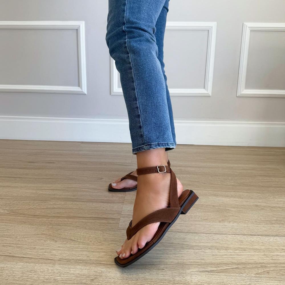 Sasha - Rasteira Feminina Camurça com Tiras e Fivela Marrom 7