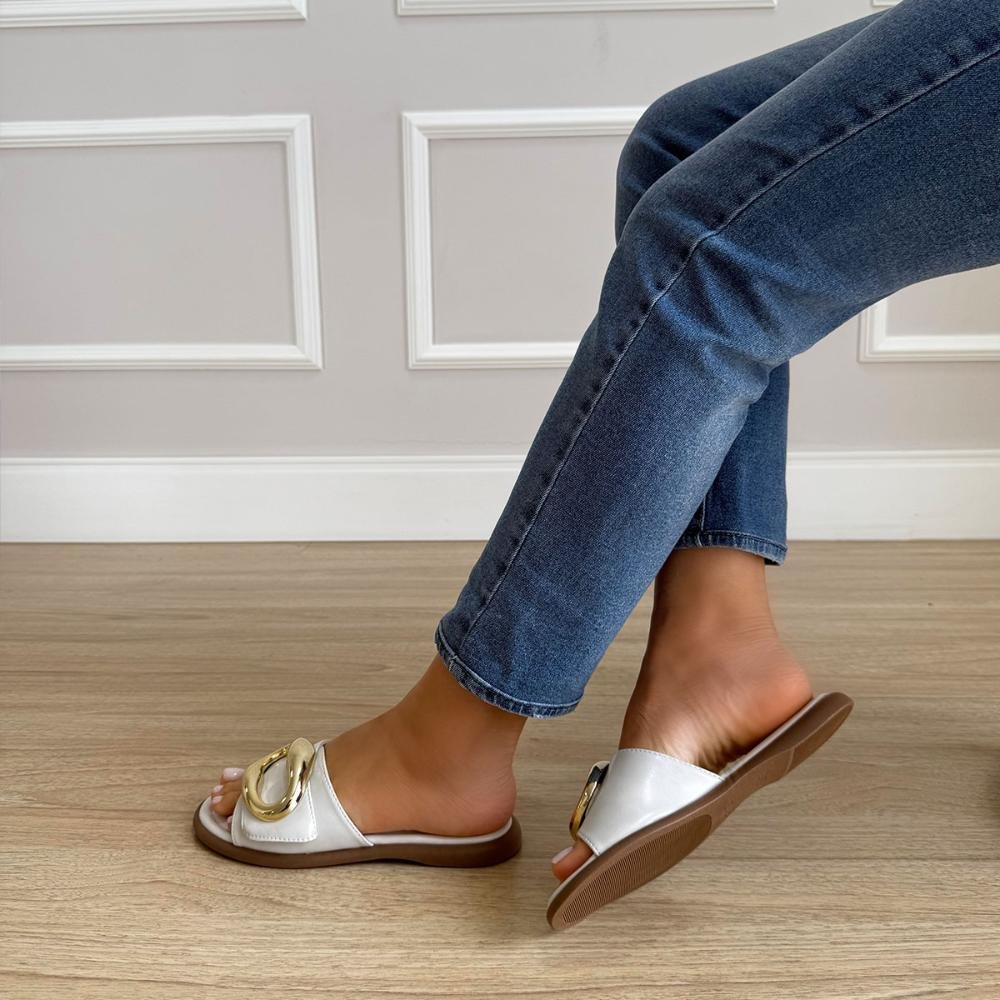 Niky - Rasteira Minimalista Aplique Dourado Orgânico Branco 3