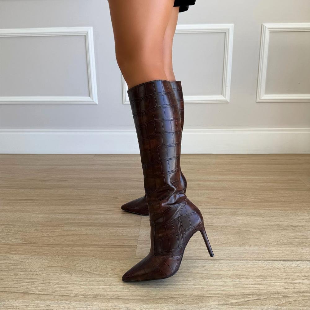 Isis - Bota Cano Alto Salto Fino Croco Marrom Café 7