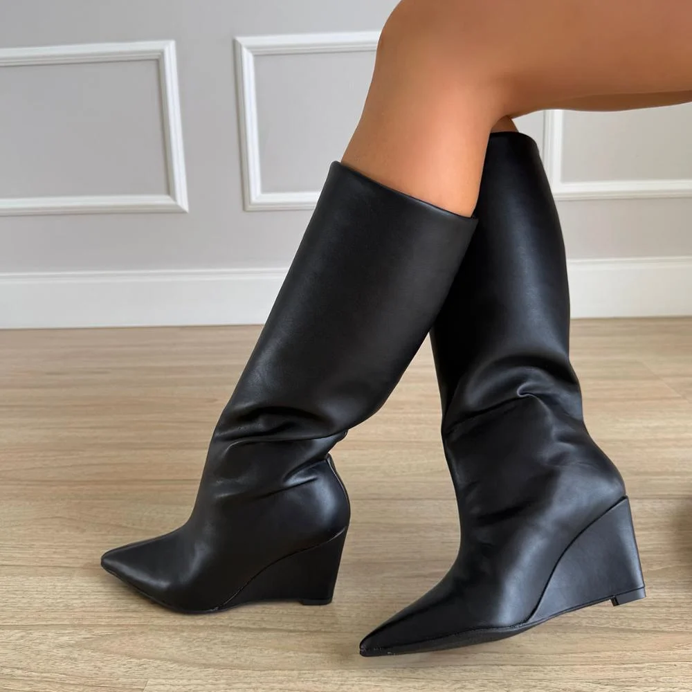 Clarissa - Bota Feminina Cano Alto Anabela Preta Bico Fino Preto 3