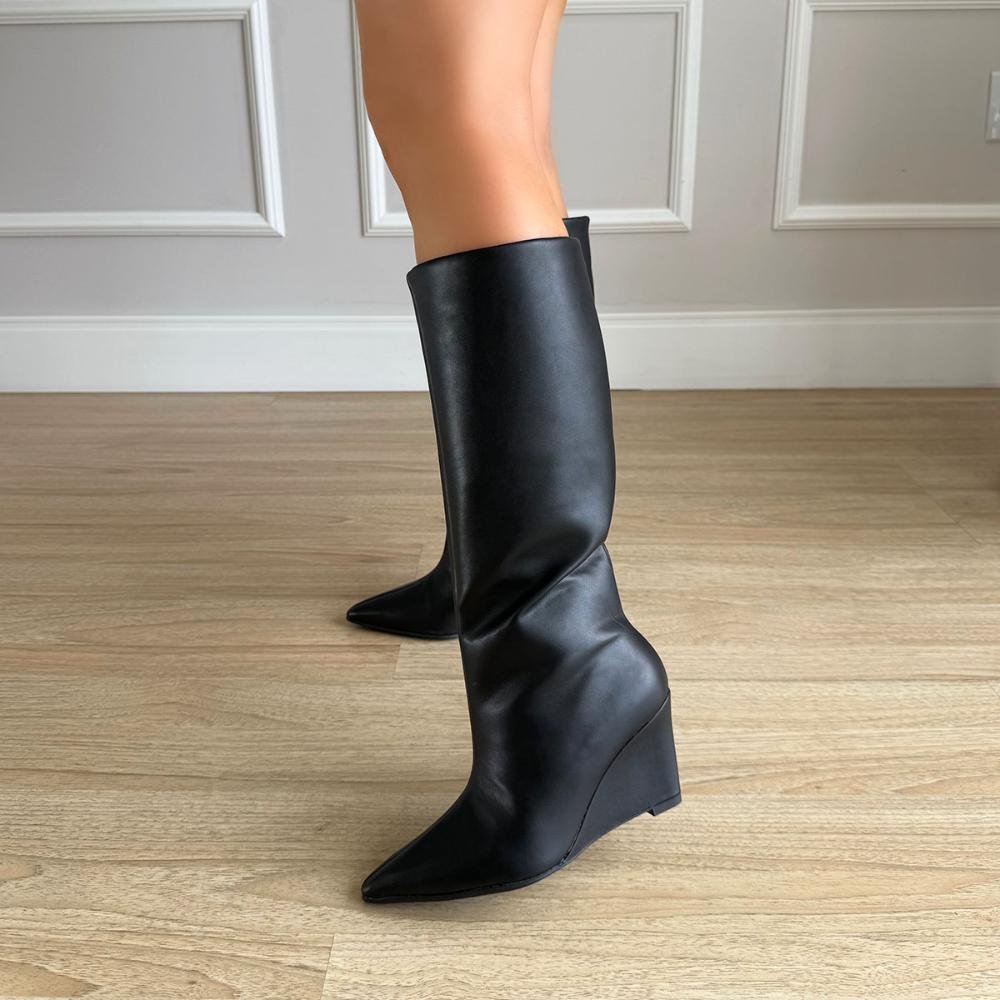Clarissa - Bota Feminina Cano Alto Anabela Preta Bico Fino Preto 7