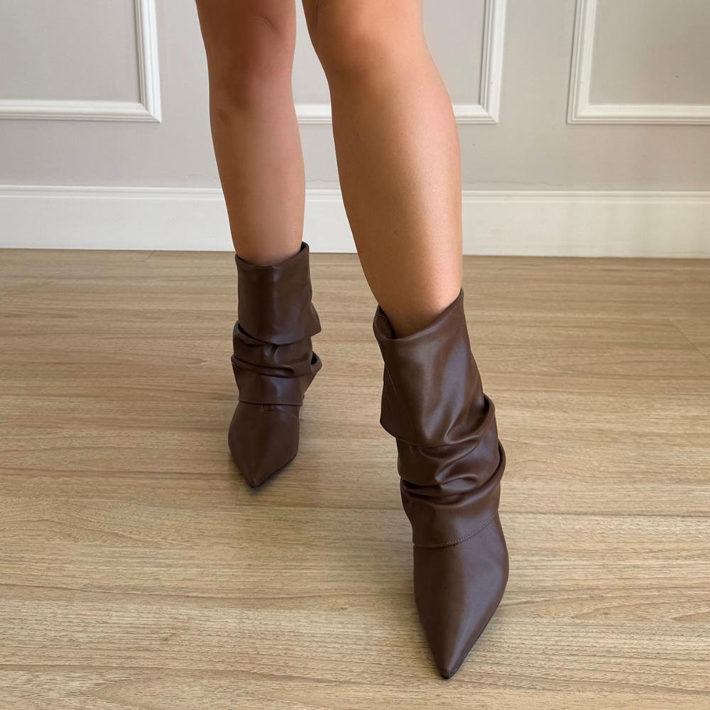 Lorena - Bota Feminina Slouchy Salto Bloco Bico Fino Café Marrom 7