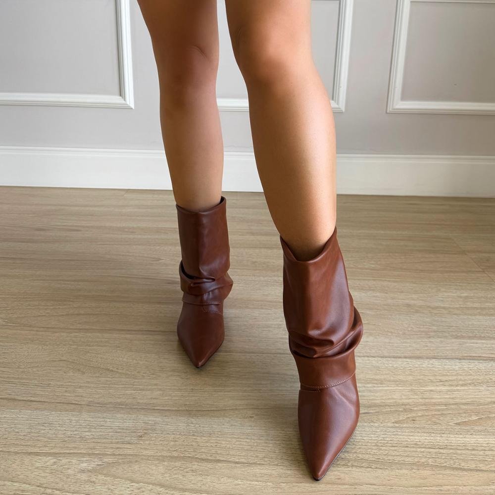 Lorena - Bota Feminina Slouchy Salto Bloco Bico Fino Caramelo Marrom 6