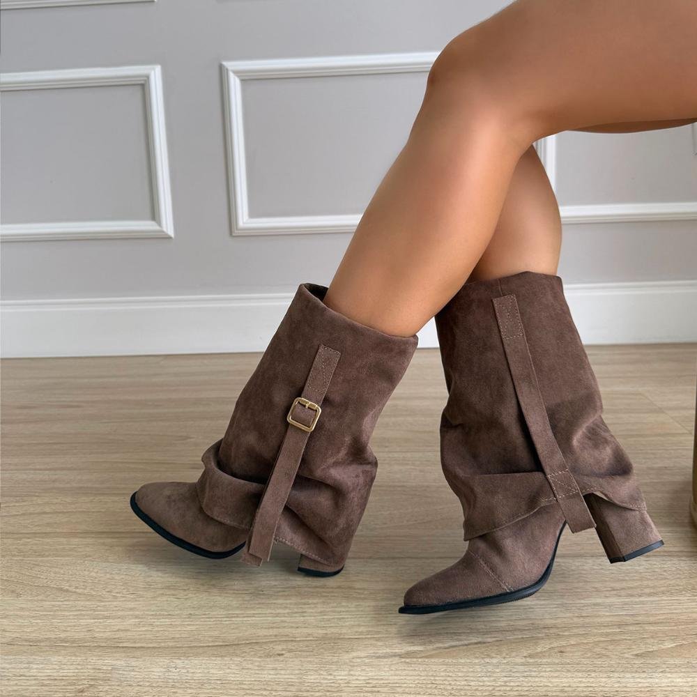 Nayane - Bota Capa Feminina com Fivela Salto Bloco Alto Suede Bege Bege 3
