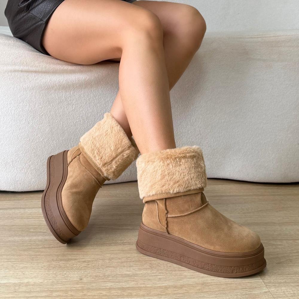 Bota de Pelos Forrada Salto Plataforma Cano Médio Palha Bege 3