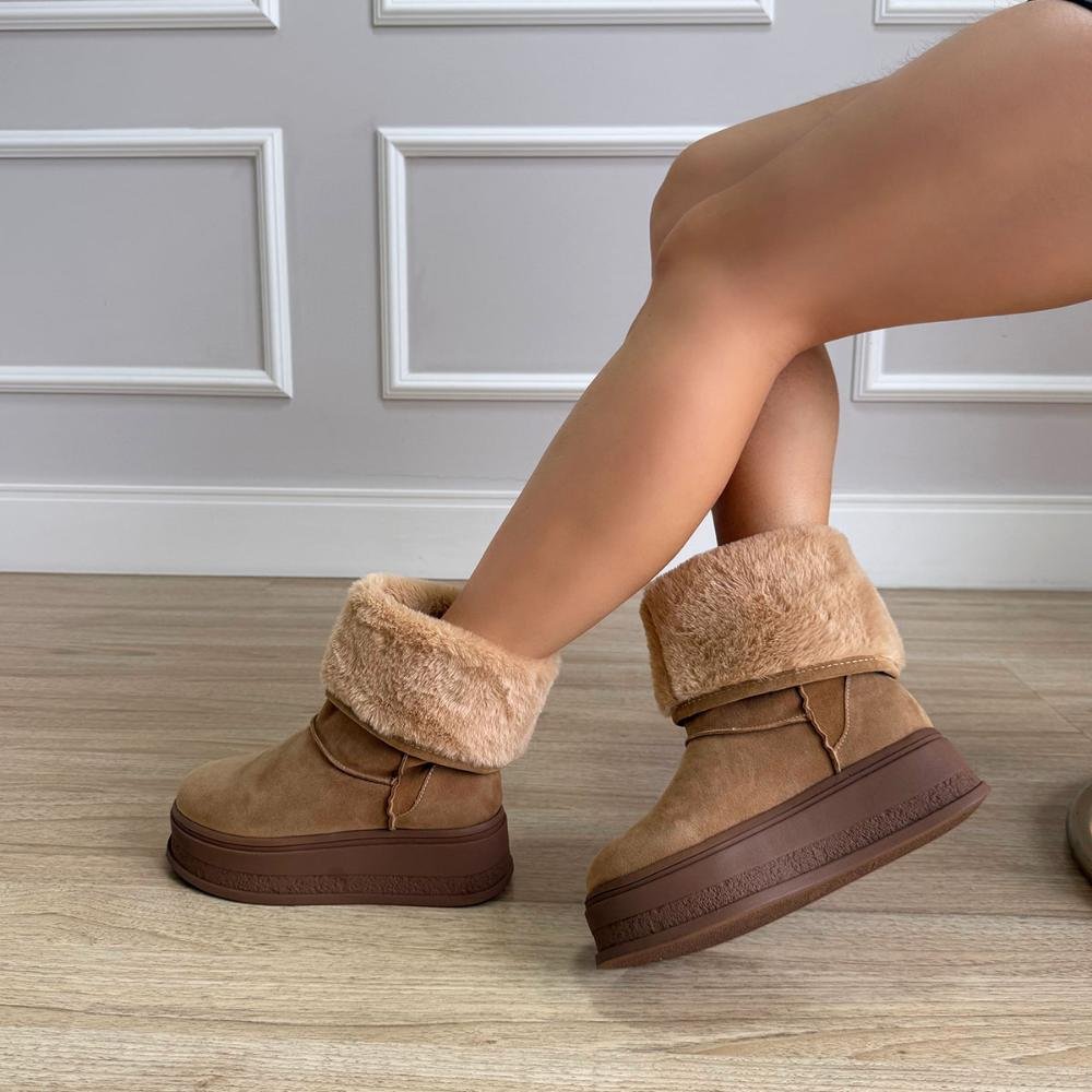 Bota de Pelos Forrada Salto Plataforma Cano Médio Palha Bege 7