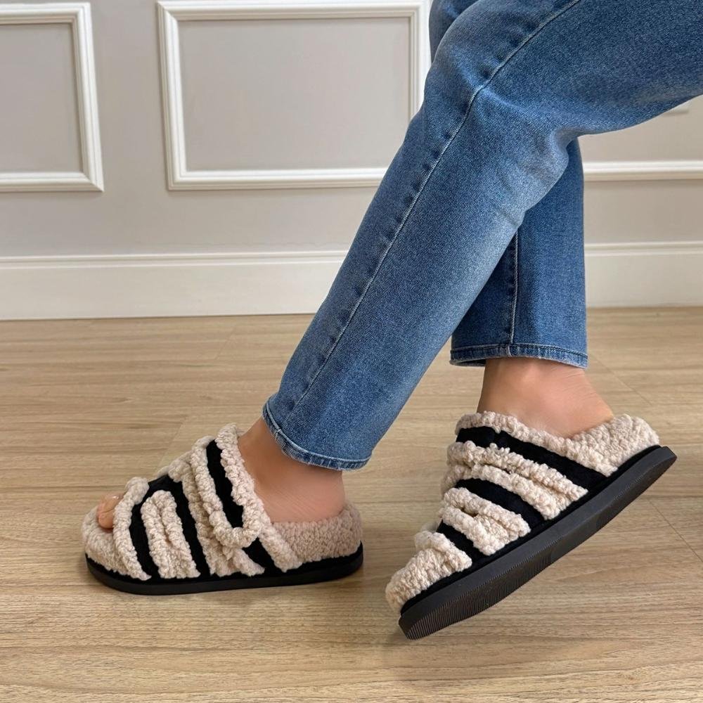 Karina - Papete Flatform com Pelos Preta Preto 4