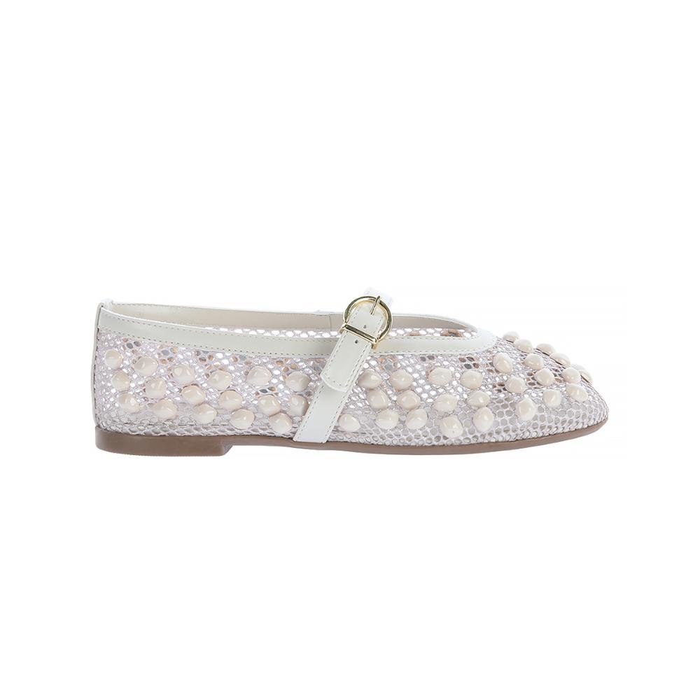 Marina - Sapatilha Damannu em Tela Off White com Aplicações e Fivela