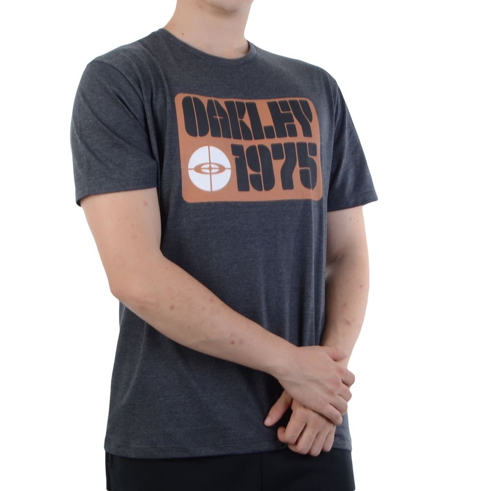 Camiseta Masculina Oakley Mountain 1975 - overboard