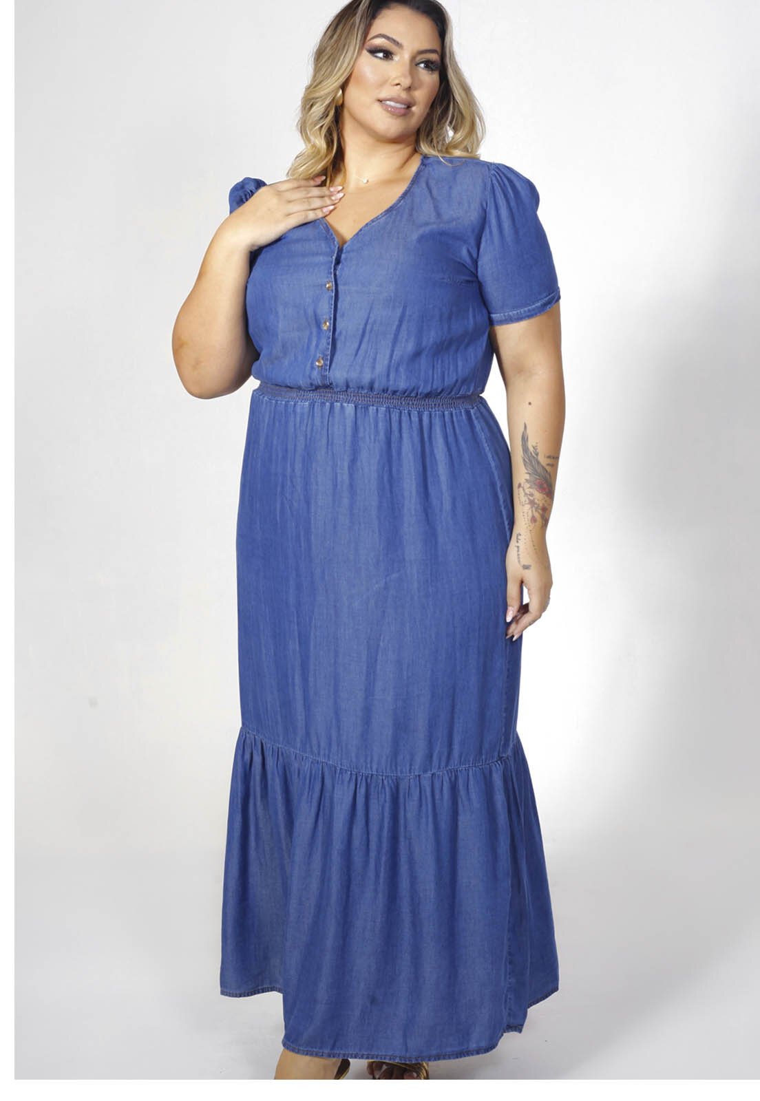 Vestido Longo Jeans Plus Size Sob+ Com Mangas e Decote V Azul