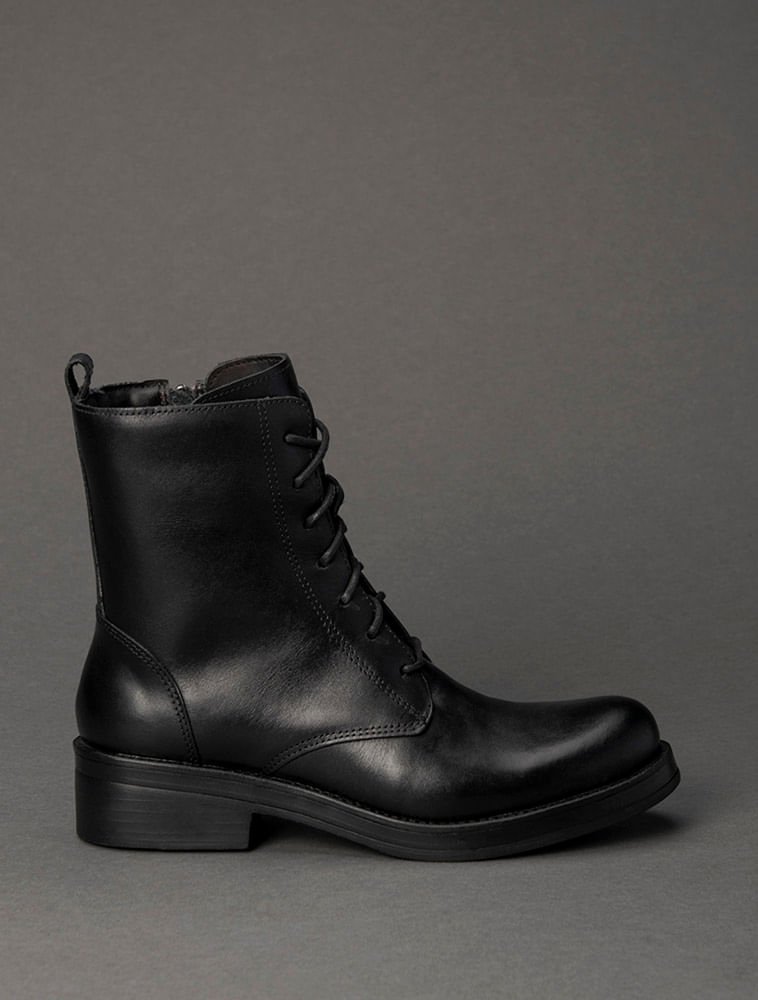 Bota Feminina Couro Baixo Relevo Calvin Klein - Preto
