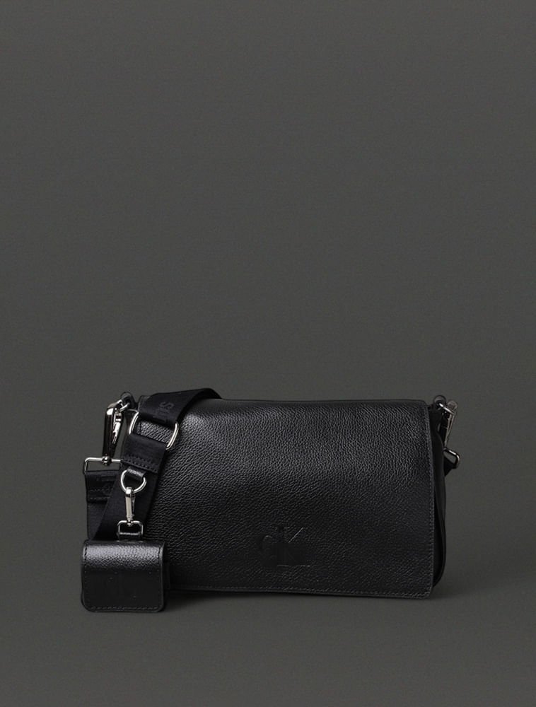 Bolsa Média Feminina Chaveiro Calvin Klein Jeans - Preto