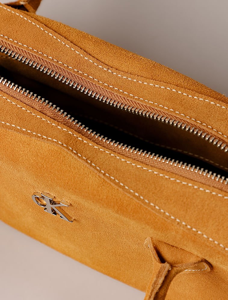 Bolsa Baguete Calvin Klein Jeans Feminino Camurça - Mostarda Amarelo 3