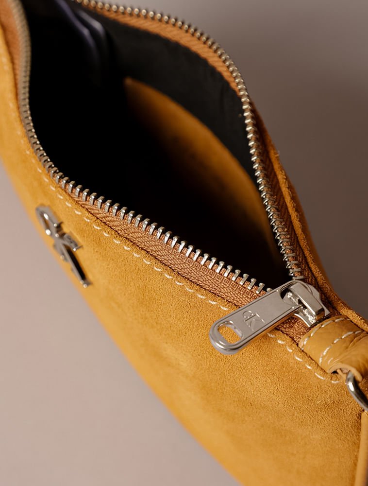 Bolsa Pequena Calvin Klein Jeans Feminino Camurça - Mostarda Amarelo 3