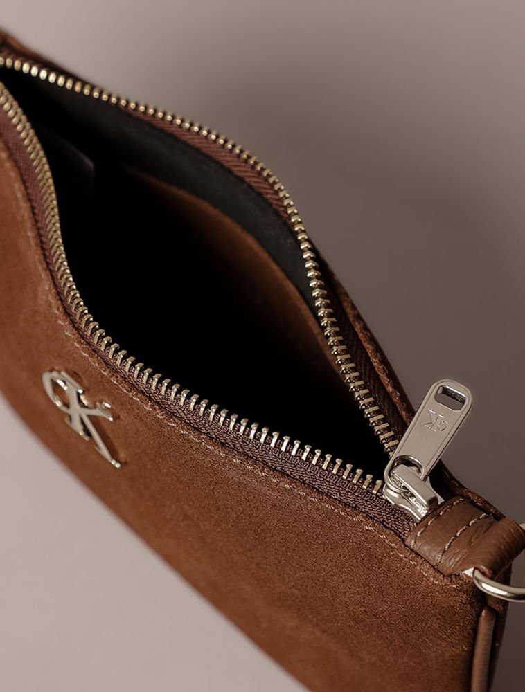 Bolsa Pequena Calvin Klein Jeans Feminino Camurça - Marrom Marrom 3