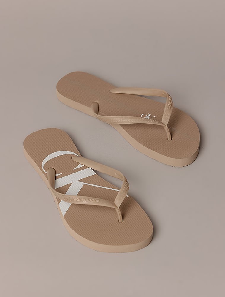 Chinelo Feminino Logo Corrido Calvin Klein Jeans - Caqui Claro Bege 2